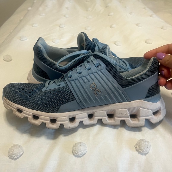 On cloud cloudswift PR sneakers - Picture 3 of 3